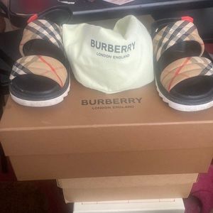 Girls Burberry sandals